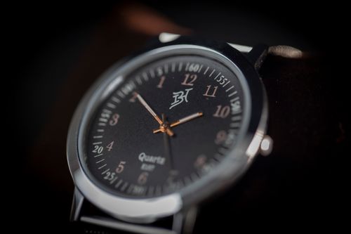 Kinetic-Uhr: bewegungsgeladener Quarz